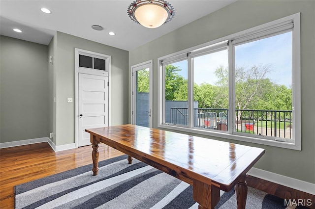 5310 Chouteaus Bluff Dr Unit 5310, Saint Louis, MO 63111 - dining area featuring wood finished floors and recessed lighting