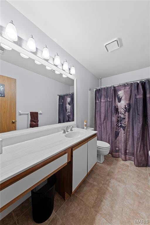 12107 Autumn Lakes Dr, Maryland Heights, MO 63043 - full bath with vanity and a shower with curtain