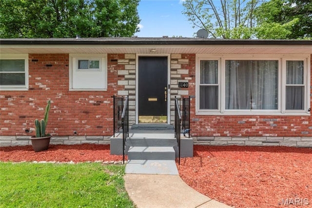1140 Lindsay Ln, Florissant, MO 63031 - view of front of property featuring brick siding