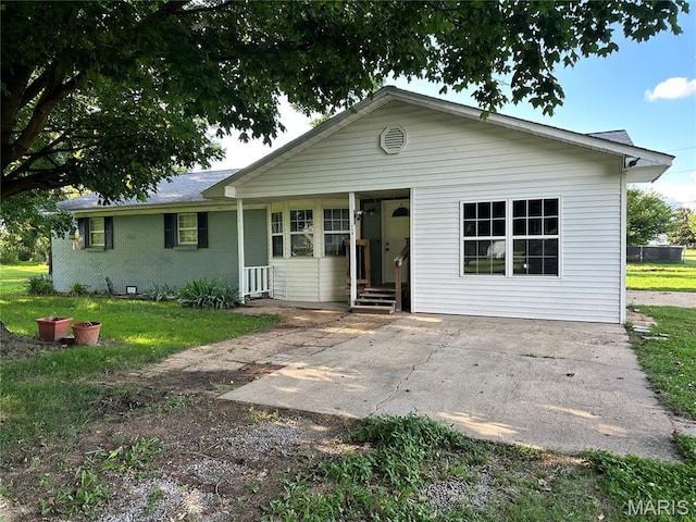 114 Lambert Ave, Sikeston, MO 63801 - photo 1