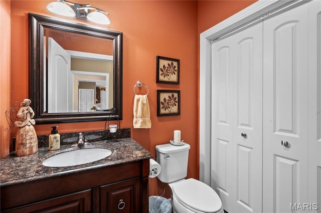 108 Jennings Ln, Sikeston, MO 63801 - bathroom with vanity and a closet