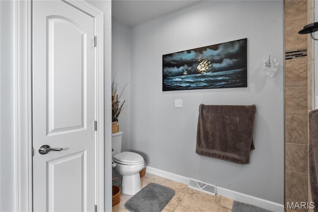 108 Jennings Ln, Sikeston, MO 63801 - bathroom featuring tile patterned flooring and tiled shower