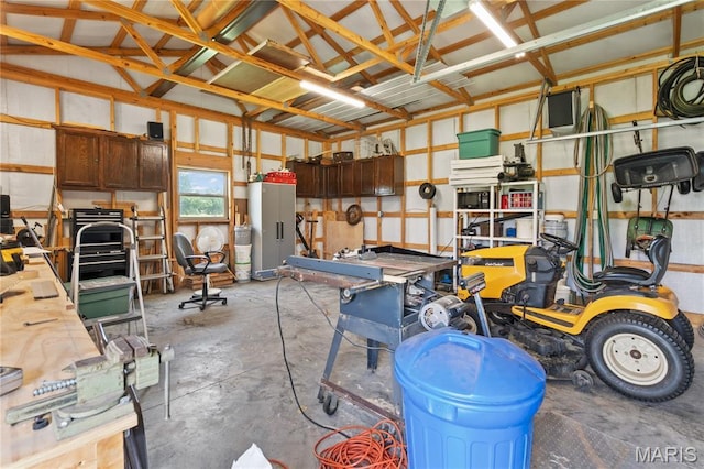 108 Jennings Ln, Sikeston, MO 63801 - view of garage