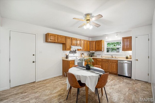 2416 Merribrook Ln, Ofallon, MO 63368
