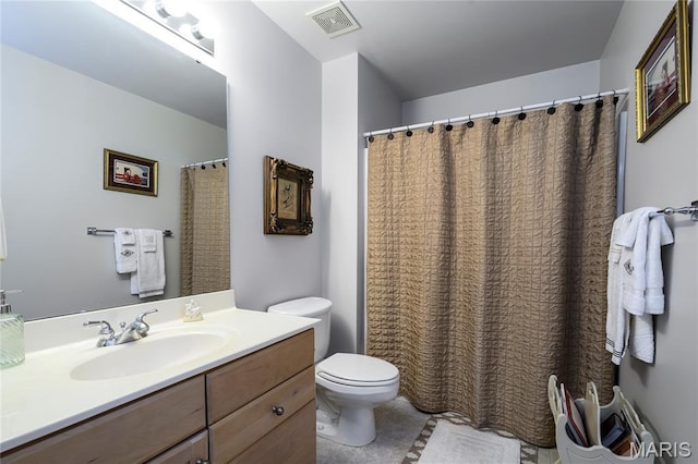 1001 Laurel Bend Ct S, Kirkwood, MO 63122 - bathroom featuring vanity, tile patterned flooring, and a shower with curtain