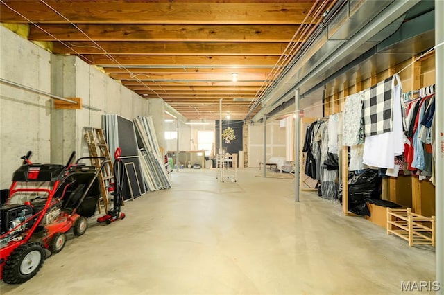 1001 Laurel Bend Ct S, Kirkwood, MO 63122 - view of basement