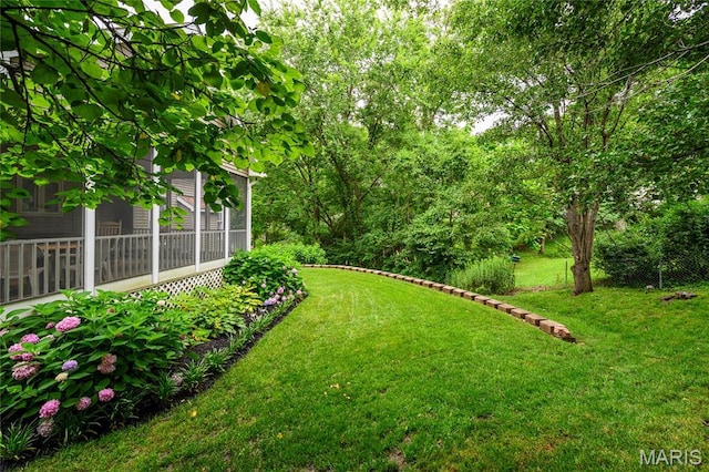 1001 Laurel Bend Ct S, Kirkwood, MO 63122 - view of green lawn