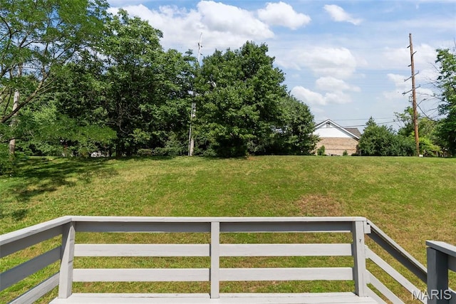 404 Applestone Dr, Ballwin, MO 63021 - view of green lawn