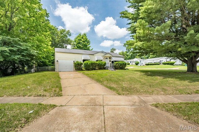 10327 Ashbrook Dr, Saint Louis, MO 63137 - photo 2