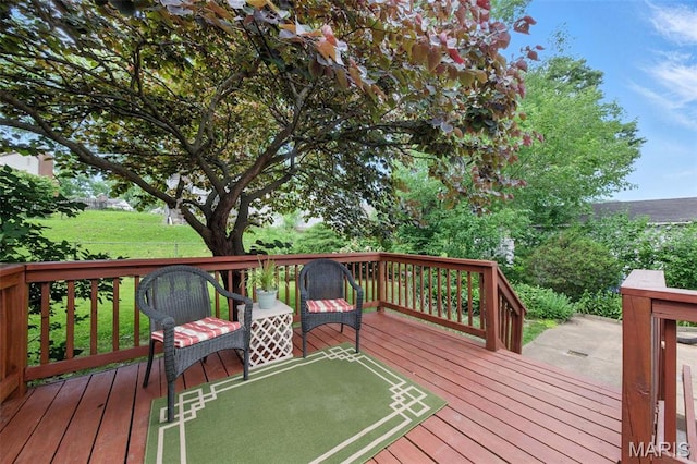 7142 Circleview Dr, Gravois Township, MO 63123 - deck featuring a lawn