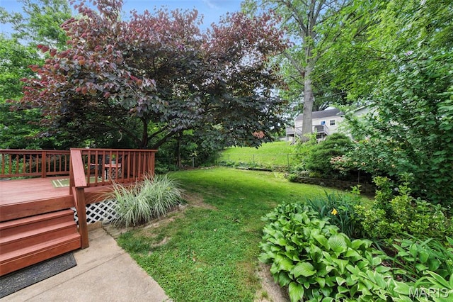 7142 Circleview Dr, Gravois Township, MO 63123 - view of yard featuring a wooden deck
