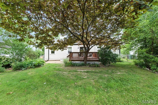 7142 Circleview Dr, Gravois Township, MO 63123 - view of yard with a wooden deck