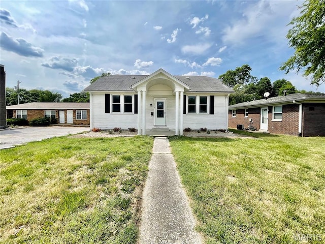 1519 Lebanon Ave, Belleville, IL 62221 - view of front of house with a front lawn