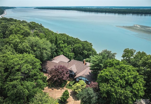 3401 Riverview Ct, Godfrey, IL 62035 - aerial view of property and surrounding area featuring a large body of water and a forest