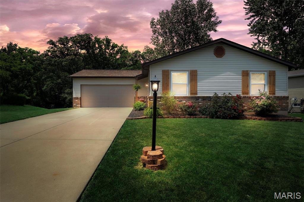 26 Roland Ln, Saint Peters, MO 63376 - photo 1