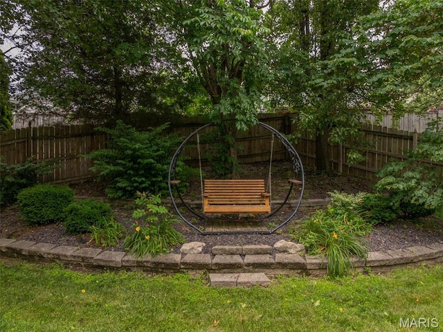 4 Green Circle Ct, Saint Peters, MO 63376 - view of fenced backyard