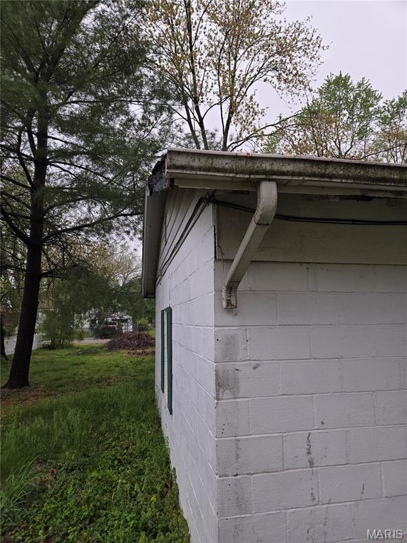 305 W 7th St, Cahokia, IL 62206 - exterior view of concrete block siding