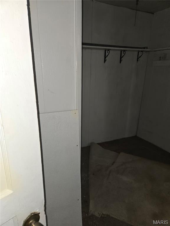 305 W 7th St, Cahokia, IL 62206 - view of closet