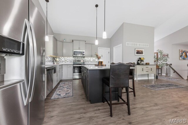 805 Cimarron Meadows Dr, Wentzville, MO 63385