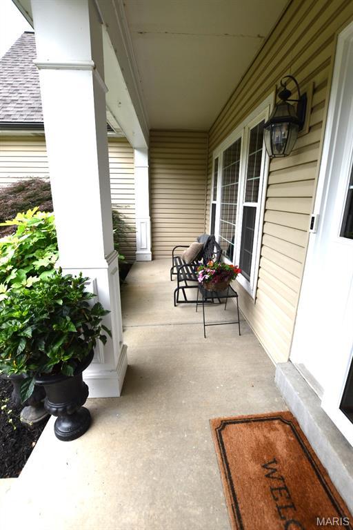 555 Southern Hills Dr, Eureka, MO 63025