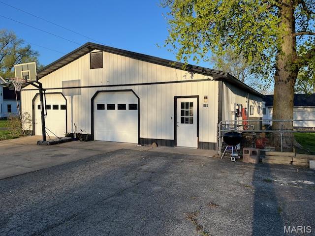 101 3rd St, Eolia, MO 63344