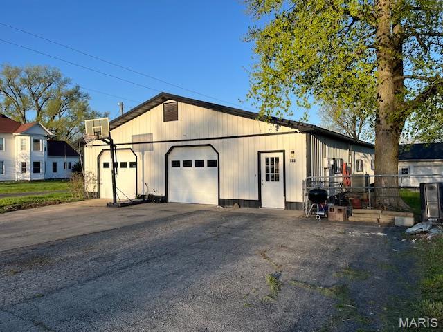 101 3rd St, Eolia, MO 63344