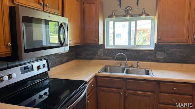 101 3rd St, Eolia, MO 63344