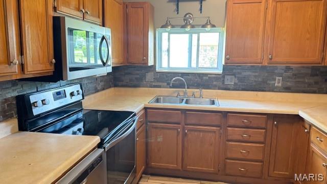 101 3rd St, Eolia, MO 63344