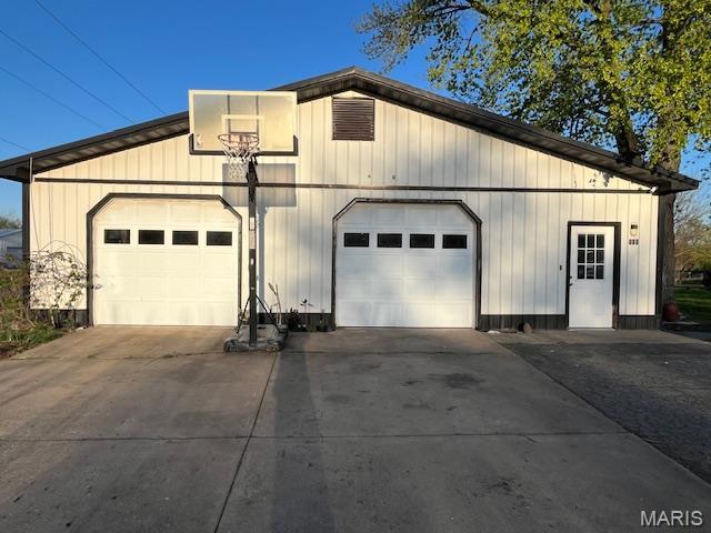 101 3rd St, Eolia, MO 63344