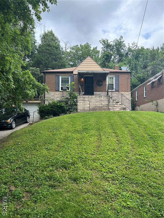 7155 Theodore Ave, Jennings, MO 63136 - view of front of home featuring a front yard