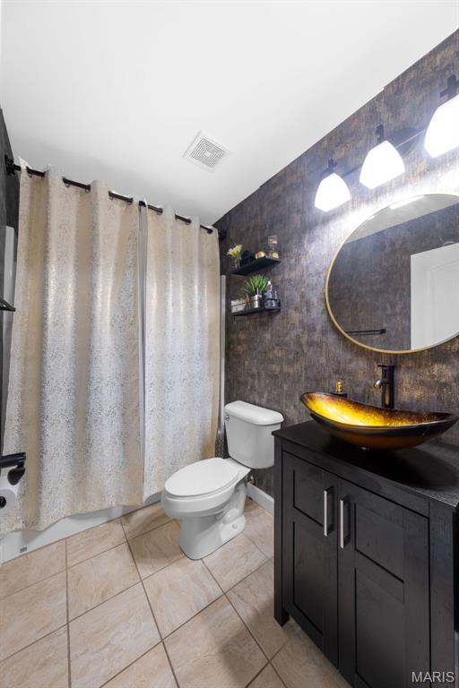 80 Brookshire Creek Dr, Wentzville, MO 63385 - full bath with vanity and tile patterned floors