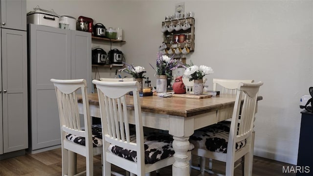3215 Timber Ridge Rd, Palmyra, MO 63461 - dining room featuring wood finished floors