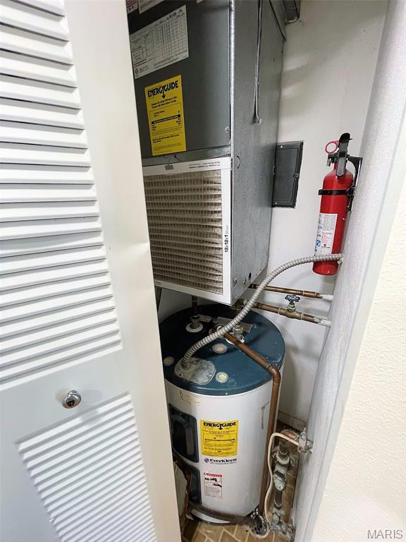 1418 Bluebird Ter, Saint Louis, MO 63144 - utilities featuring water heater