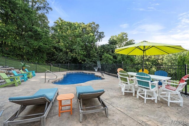421 Keystone Dr, Fenton, MO 63026