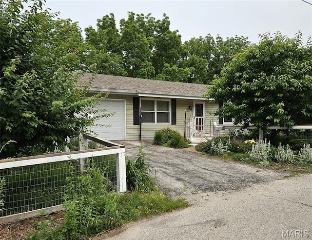 1504 Dean Ave, Hannibal, MO 63401 - single story home with a garage and driveway