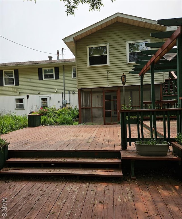 1504 Dean Ave, Hannibal, MO 63401 - deck with a sunroom