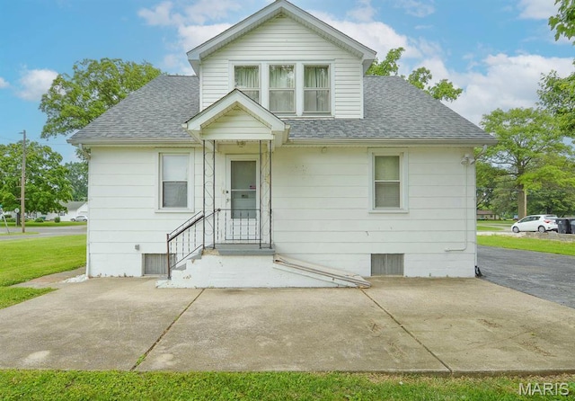 307 S S St, Smithton, IL 62285 - view of front of home featuring a shingled roof and a patio