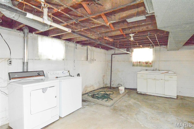 307 S S St, Smithton, IL 62285 - below grade area featuring washing machine and clothes dryer and a sink