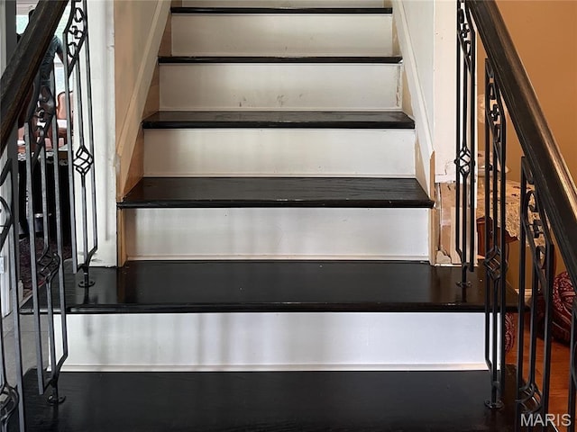 3241 Principia Ave, Saint Charles, MO 63301 - view of stairway
