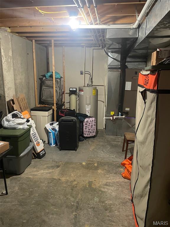 17035 Lanes End, Dixon, MO 65459 - unfinished basement with electric water heater