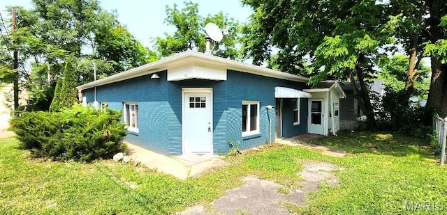 115 N 5th St, De Soto, MO 63020 - view of side of home