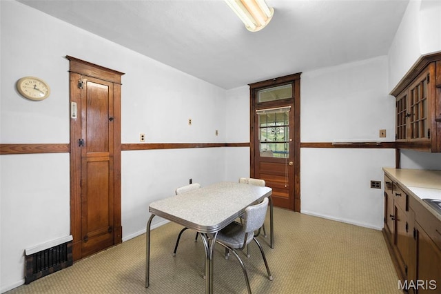 887 Wall St, Saint Louis, MO 63147 - dining area with baseboards