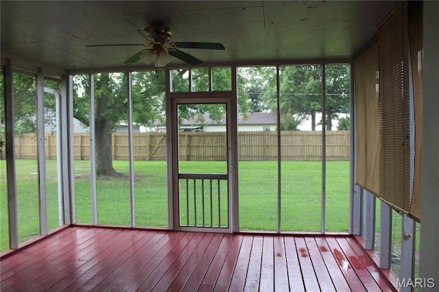17576 Rigdon St, Kennett, MO 63857 - unfurnished sunroom featuring ceiling fan