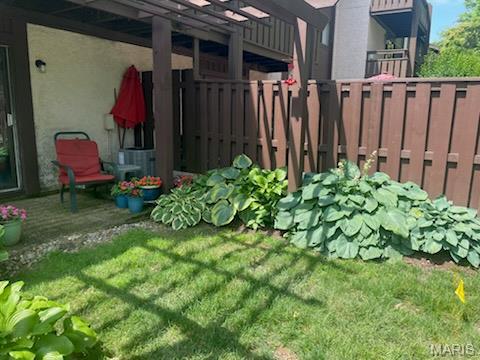 1400 Heritage Lndg Unit 109, Saint Charles, MO 63303 - view of yard