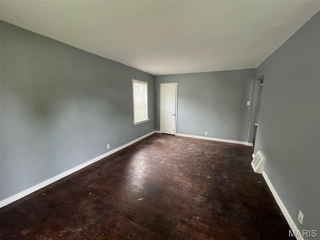 853 Nassau Dr, Saint Louis, MO 63147 - spare room featuring baseboards