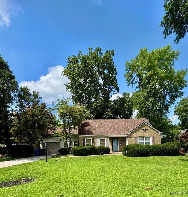 111 Royal Ave, Ferguson, MO 63135 - photo 1