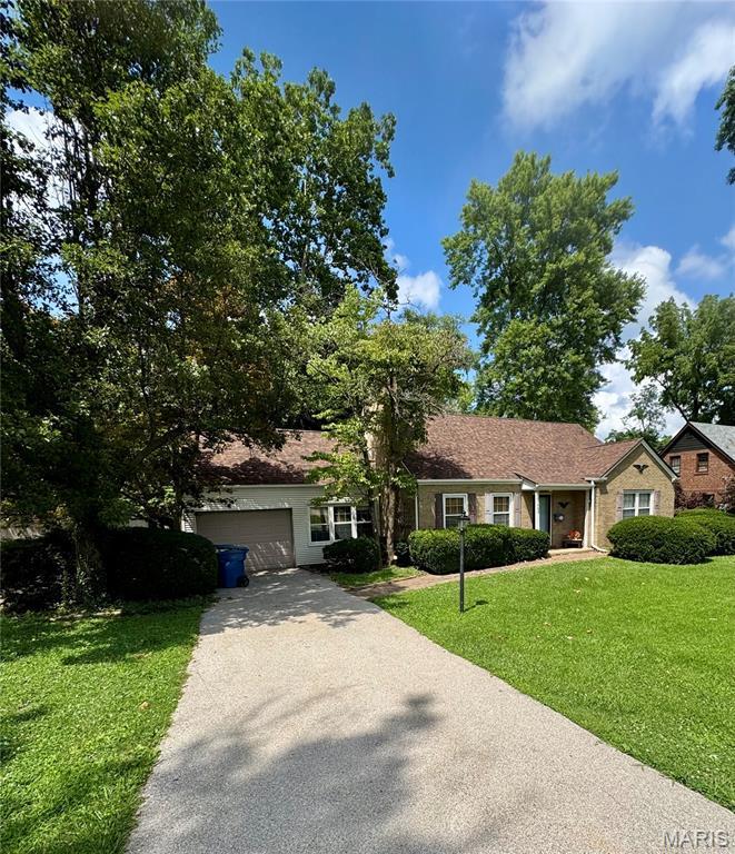 111 Royal Ave, Ferguson, MO 63135 - photo 2