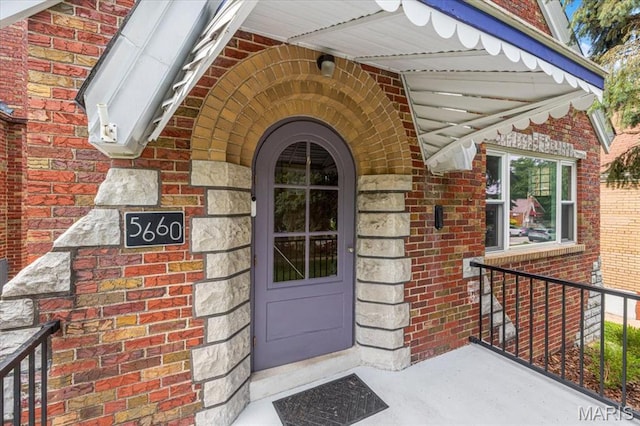 5660 Oleatha Ave, Saint Louis, MO 63139 - entrance to property with brick siding