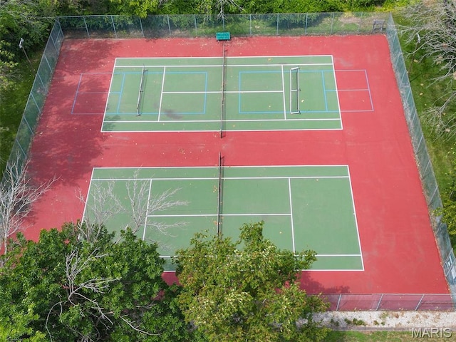 856 Hemingway Ln Unit D, Weldon Spring, MO 63304 - view of tennis court