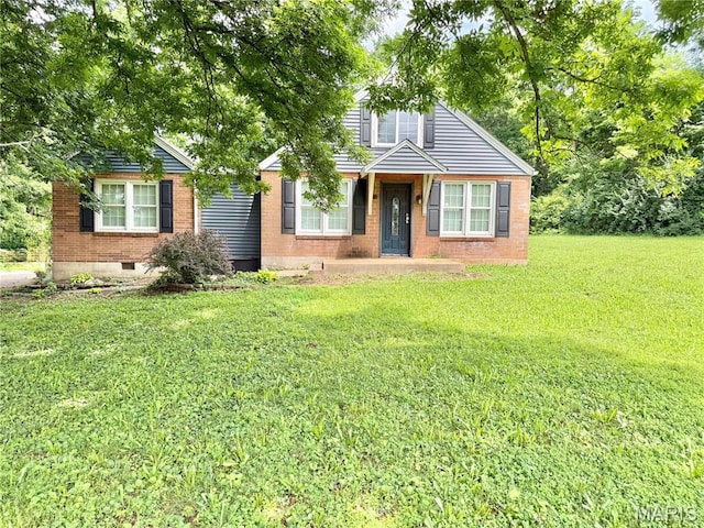 904 Vernon St, Farmington, MO 63640 - view of front of property with a front yard and brick siding